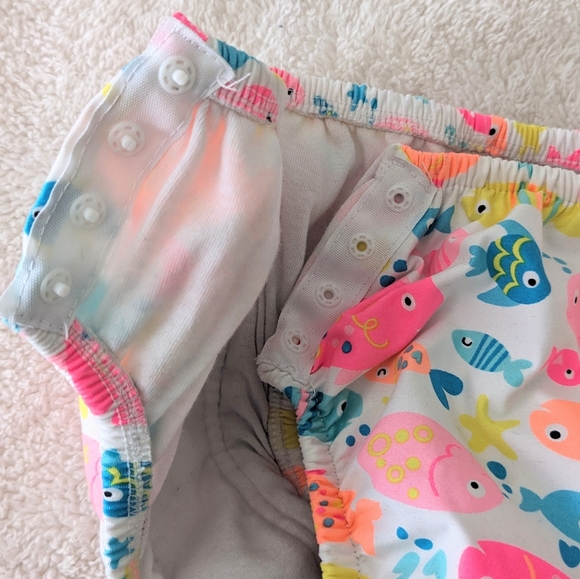 Sea Me Swim Swim Diaper. Colorful Fish Print. Size 6-12M - Picture 4 of 5